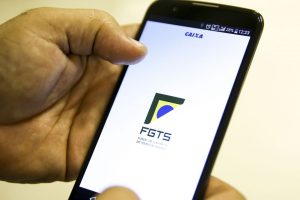Leia mais sobre o artigo Recolhimento do FGTS de domésticos pode ser suspenso por 3 meses