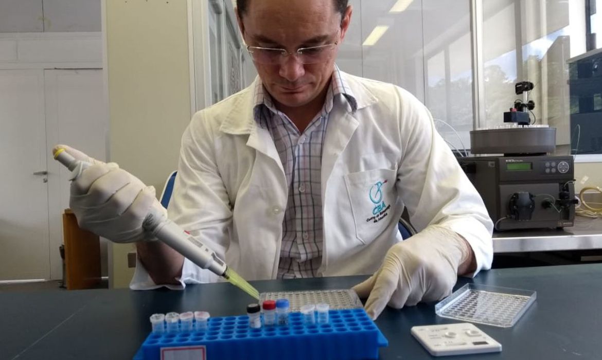 No momento, você está visualizando Laboratório brasileiro desenvolve teste nacional para covid-19