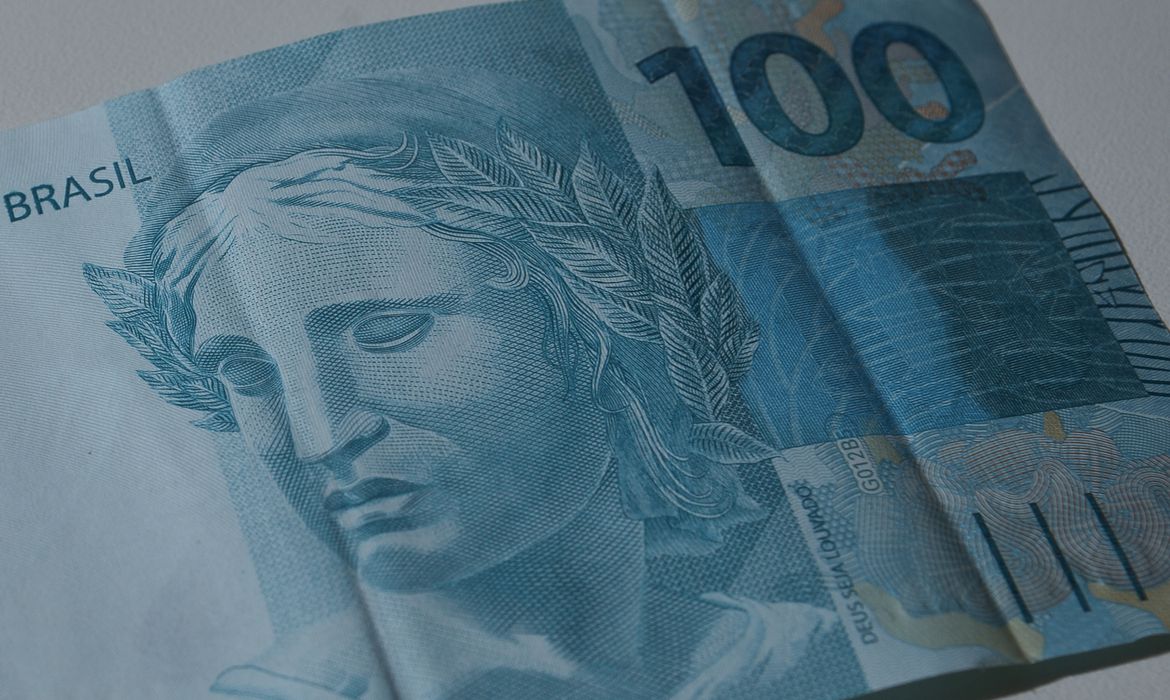 No momento, você está visualizando Crédito para folha de pagamento já está disponível nos bancos