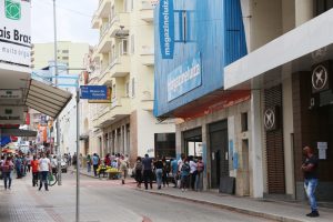 Leia mais sobre o artigo Comércio funcionará até às 18h no sábado dia 09, véspera do Dia das Mães