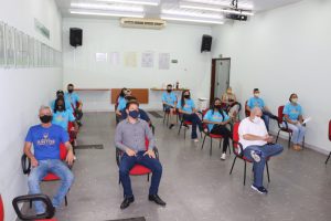 Leia mais sobre o artigo Alunos recebem certificado de conclusão do ACIV Jovem Empreendedor