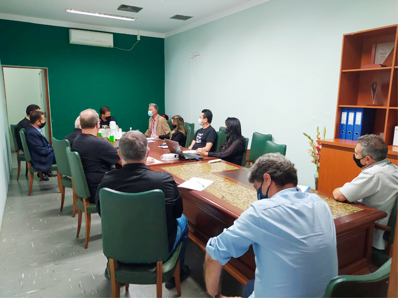 No momento, você está visualizando ACIV e Prefeitura se reúnem para tratar de iluminação de Natal e paisagismo