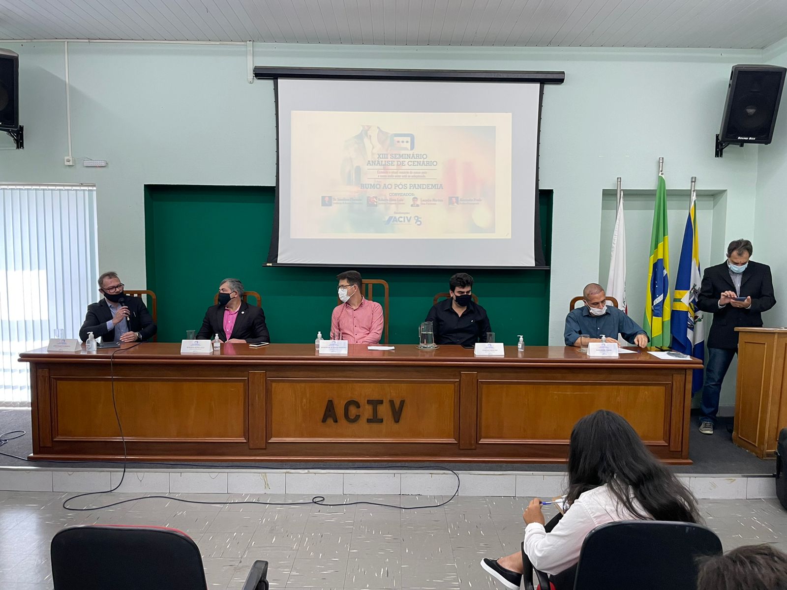 No momento, você está visualizando Seminário Analise de Cenário reuniu empresários e representantes do poder público