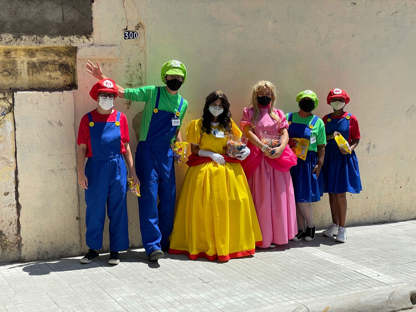 No momento, você está visualizando Centro Vivo movimenta comércio com personagens infantis
