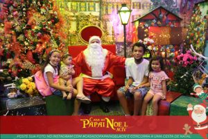 Leia mais sobre o artigo Caricaturas conquistaram crianças na Casa do Papai Noel ACIV
