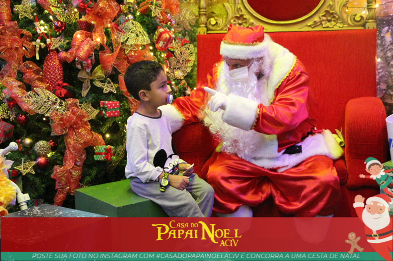 No momento, você está visualizando Apresentação de viola no quarto dia de funcionamento da Casa do Papai Noel