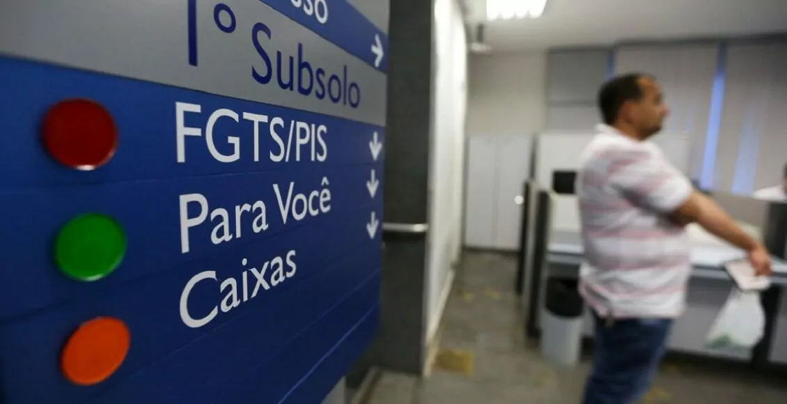 No momento, você está visualizando Trabalhadores poderão sacar até R$ 1 mil de contas do FGTS