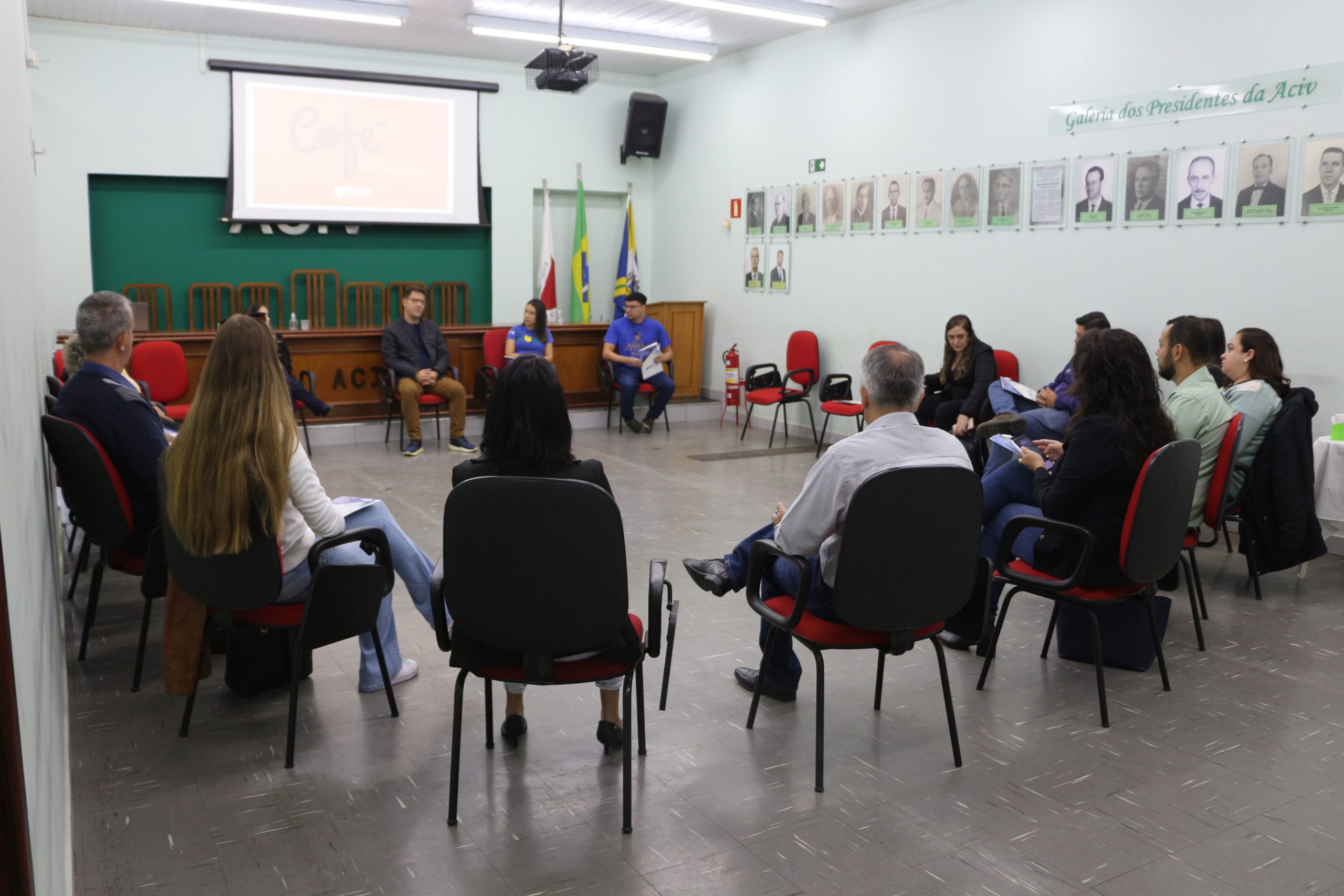 No momento, você está visualizando Café com Presidente reúne empresários e apresenta novos benefícios aos associados.