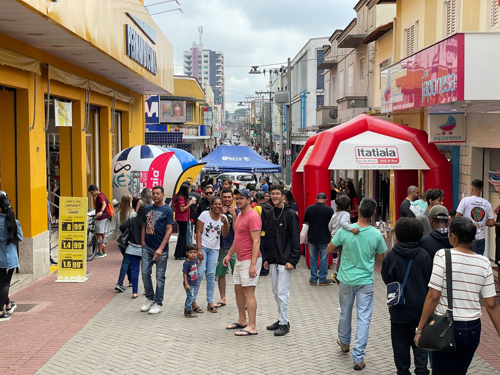 No momento, você está visualizando ACIV realiza atrações para o Dia dos Namorados no calçadão