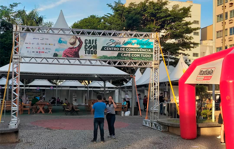 No momento, você está visualizando Café com Tudo 2023 acontece no início de julho e terá diversas atrações