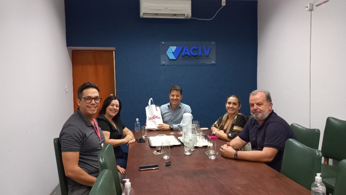 No momento, você está visualizando ACIV recebe representantes da Rádio Itatiaia
