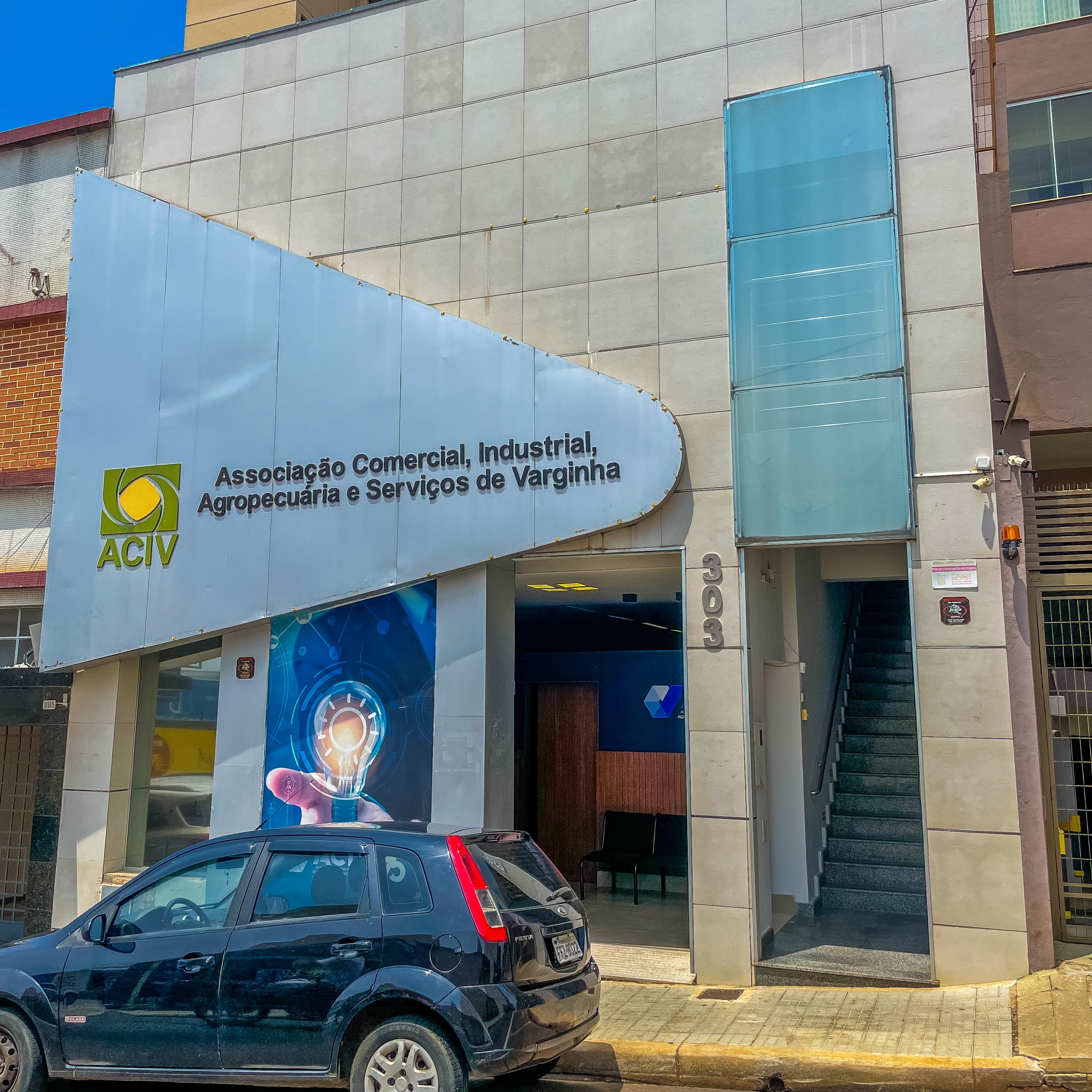No momento, você está visualizando Presidente da ACIV solicita informações da Prefeitura sobre Área Azul e Decoração de Natal