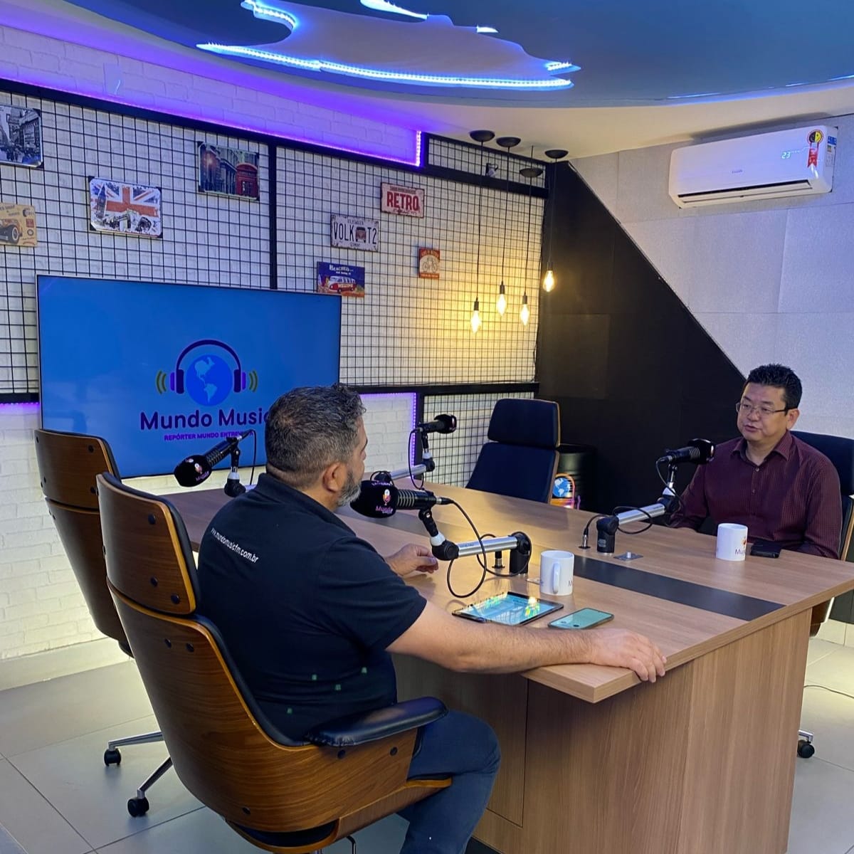 No momento, você está visualizando Presidente da ACIV visita Rádio Mundo Music em Alfenas