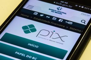 Leia mais sobre o artigo Febraban aponta que 7 em cada 10 transações bancárias são via celular