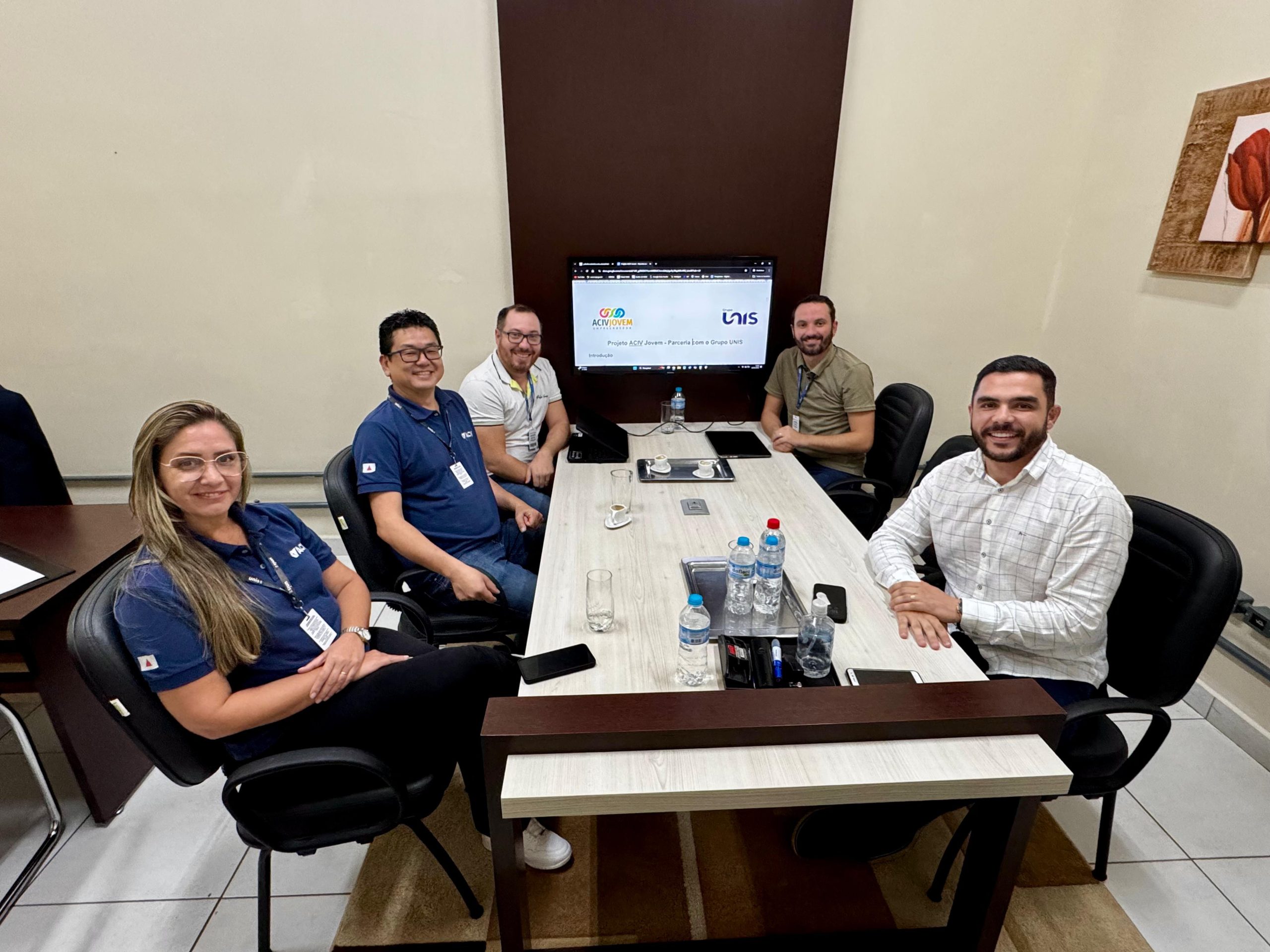 No momento, você está visualizando ACIV e UNIS irão capacitar 30 jovens para o mercado de trabalho: melhor desempenho receberá bolsa integral no UNIS