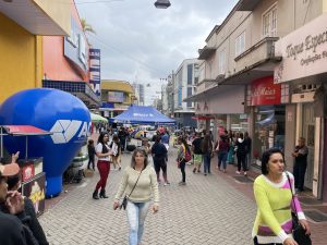 Leia mais sobre o artigo Calçadão de Varginha recebe programação especial de Dia das Mães neste sábado